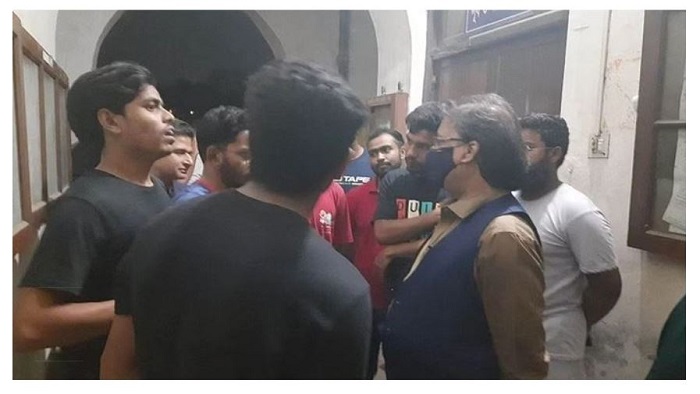 Search at Dhaka University's SM Hall, 7 outsiders found