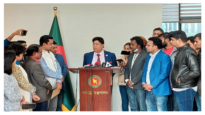 Bangladesh envoys asked to respond anti-state propaganda spontaneously