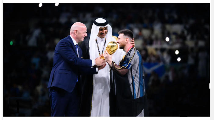 Why the Emir of Qatar gave Messi a tunic, what it means
