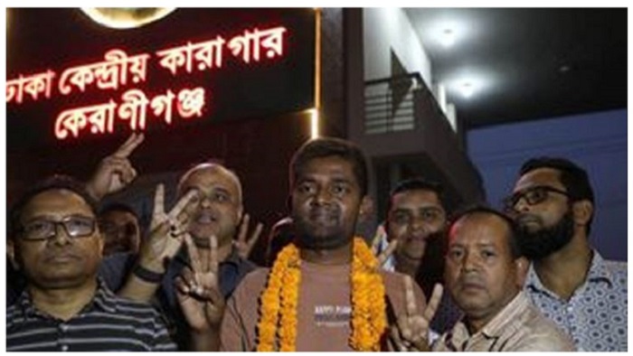 Prothom Alo journalist Shamsuzzaman freed on bail
