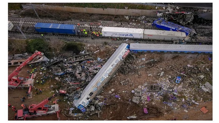 36 killed after two trains collide in Greece
